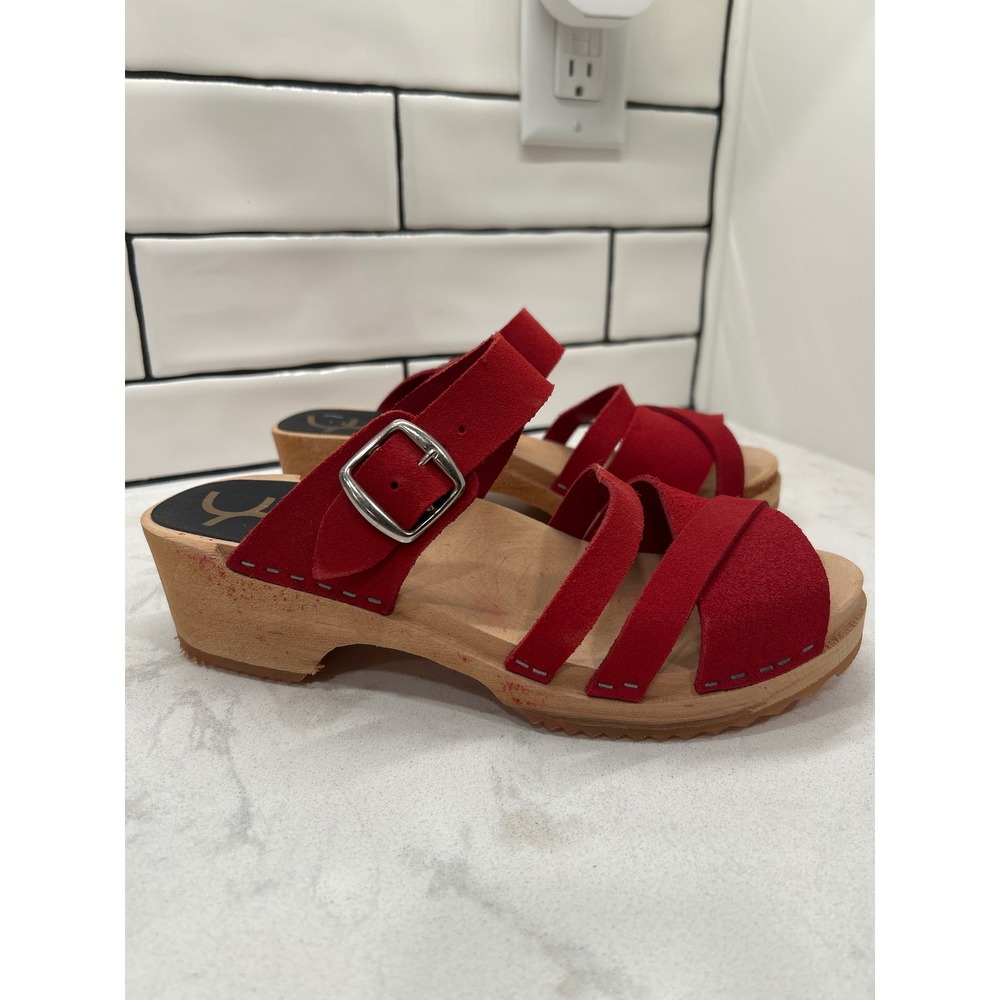 Cape Clogs Red Suede Strappy Wooden Heel Sandals Made in Sweden Womens 39 8.5 9